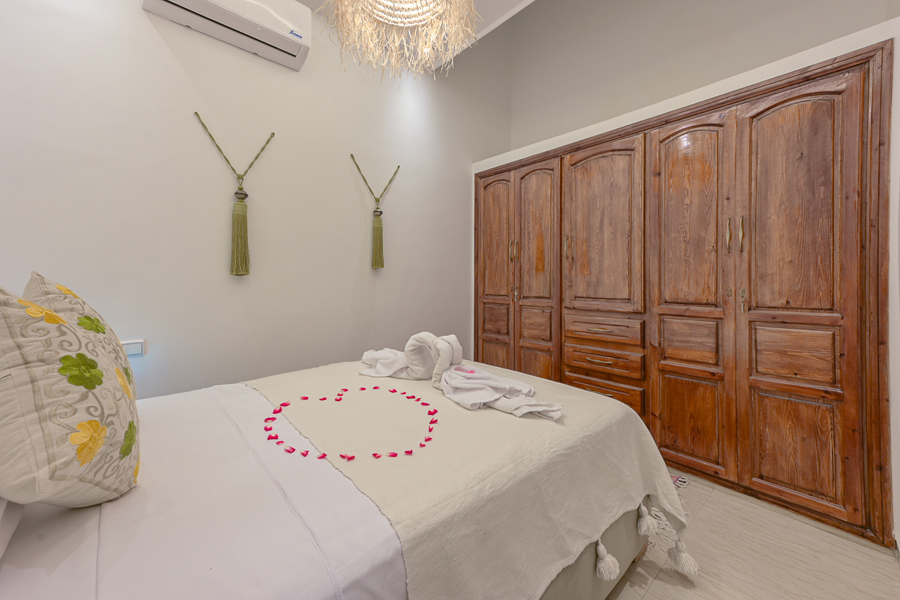 Room Limouna wardrobe